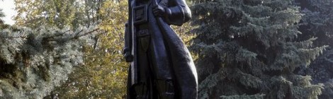Darth Vader Sculpture Replaces Soviet Leader Lenin in Ukraine's Odessa