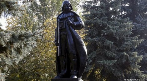 Darth Vader Sculpture Replaces Soviet Leader Lenin in Ukraine's Odessa